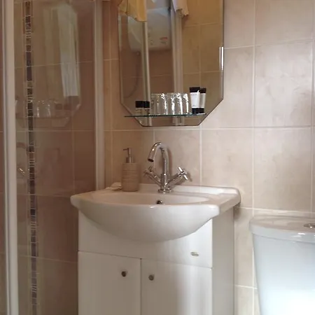 Hawthorn View 3*